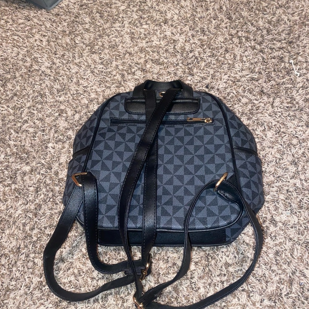 Little Backpack - image 3